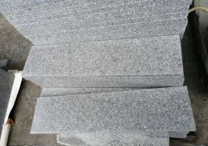 Eksterior Ubin Api Granit Abu-abu Muda