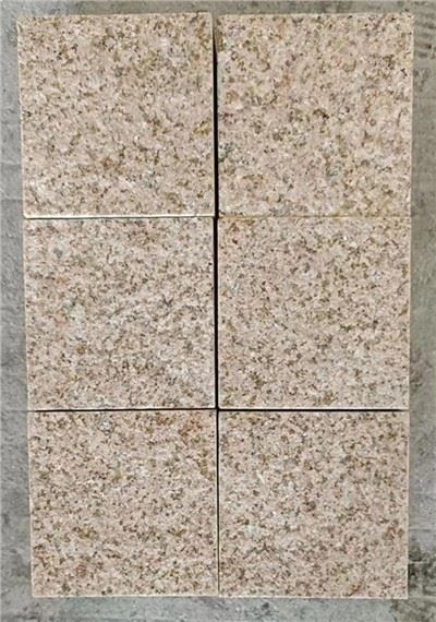 Granit Kuning Dinyalakan Cobbles Dan Boulders
